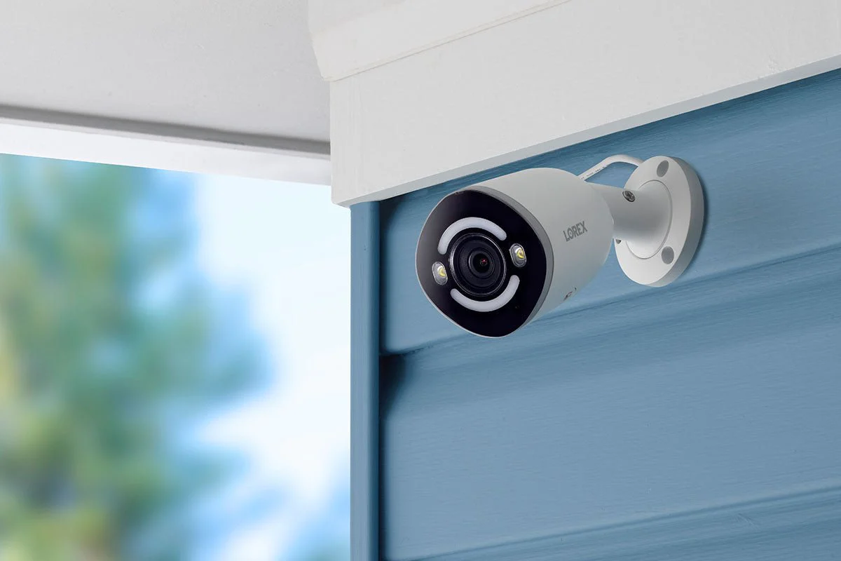 Lorex 4K Smart Security Lighting Deterrence Bullet AI PoE IP Wired Camera - Image 4