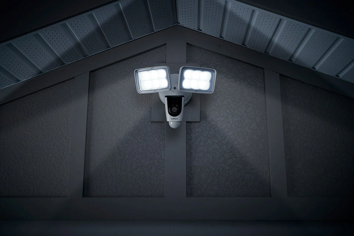 Lorex 1080p Wired Floodlight Camera - Image 5